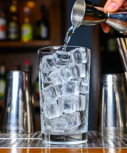 vaso-mezclador-lleno-de-hielo